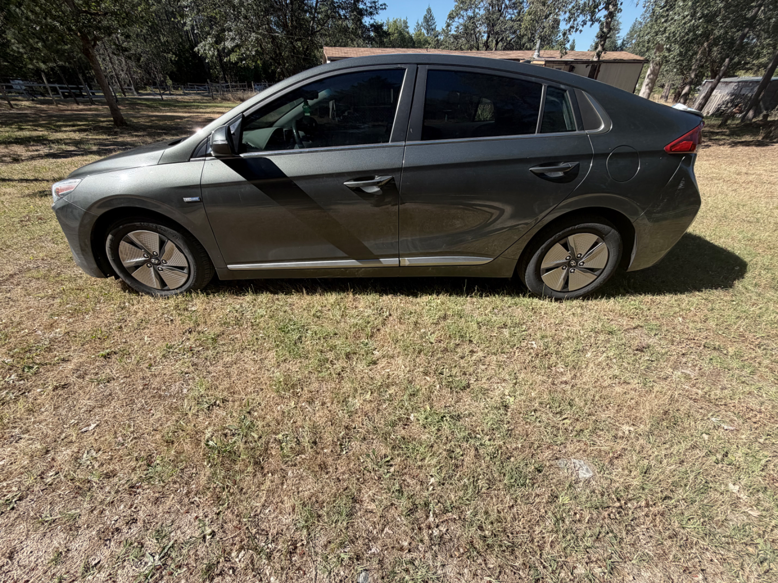 2020 Hyundia Ioniq photo 2
