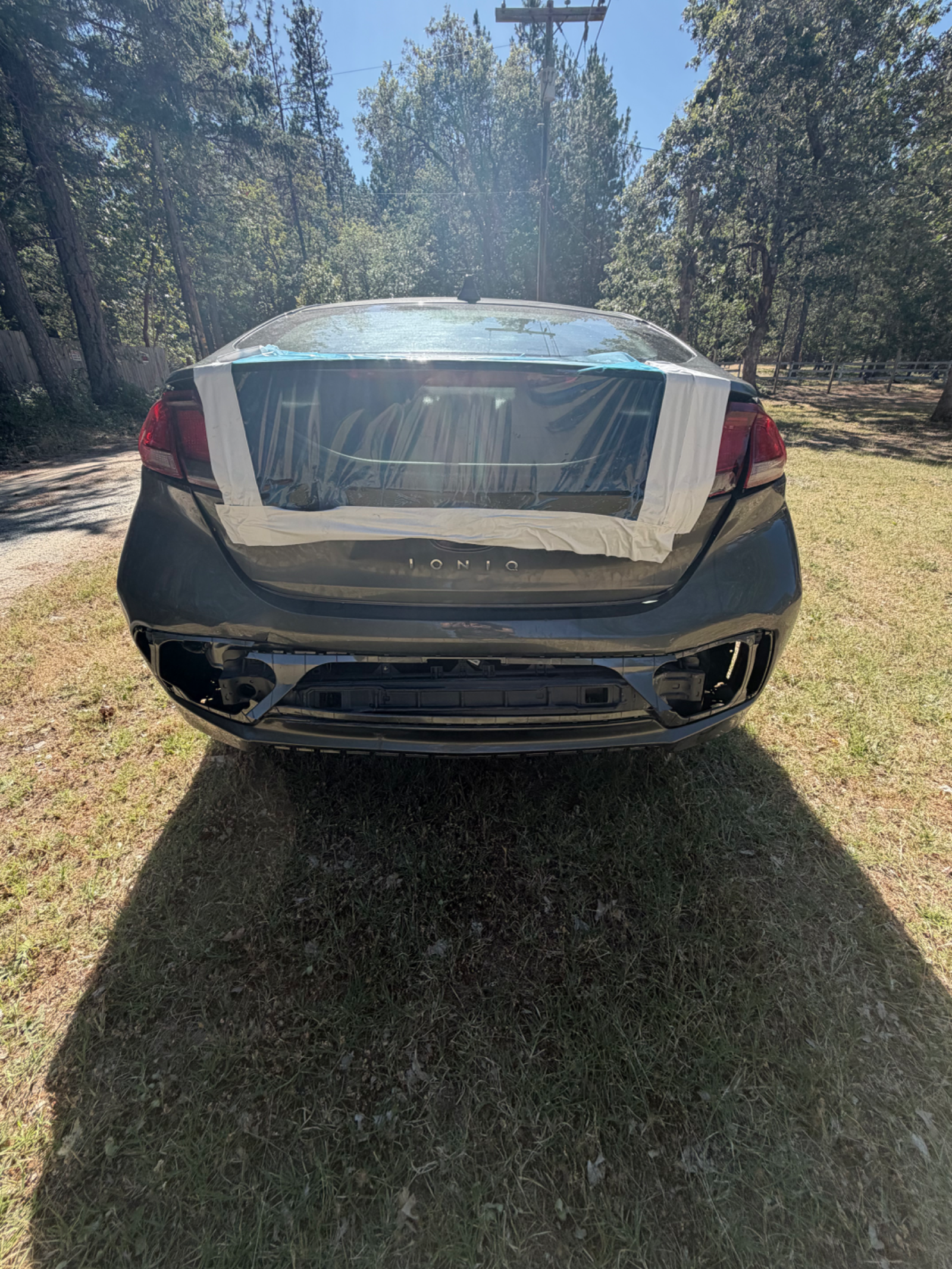 2020 Hyundia Ioniq photo 3