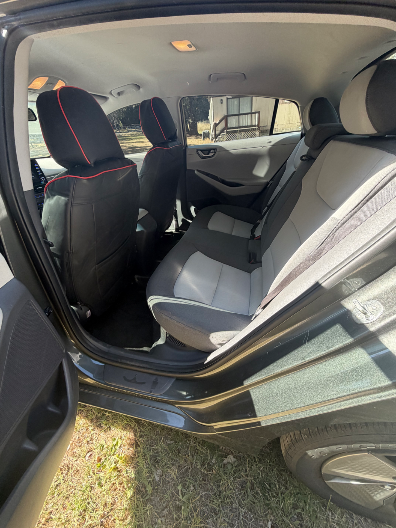 2020 Hyundia Ioniq photo 7