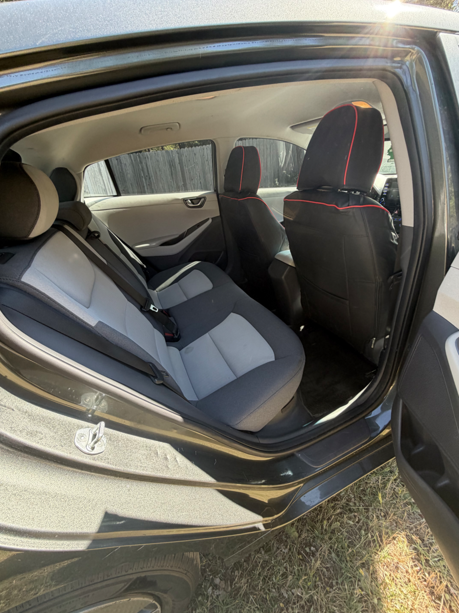 2020 Hyundia Ioniq photo 10