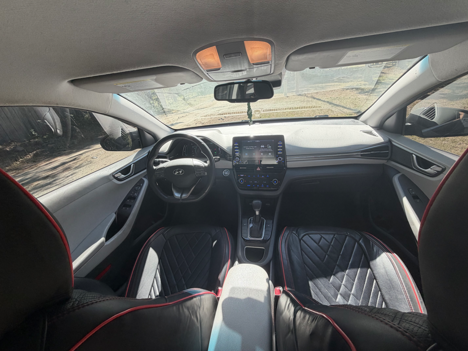 2020 Hyundia Ioniq photo 11
