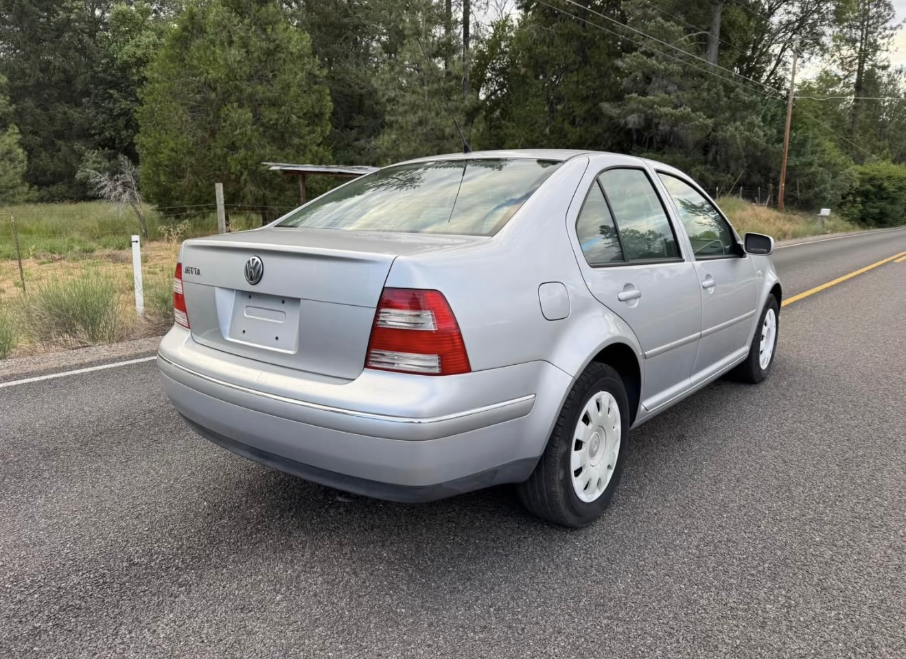 2005 VOLKSWAGEN Jetta photo 4