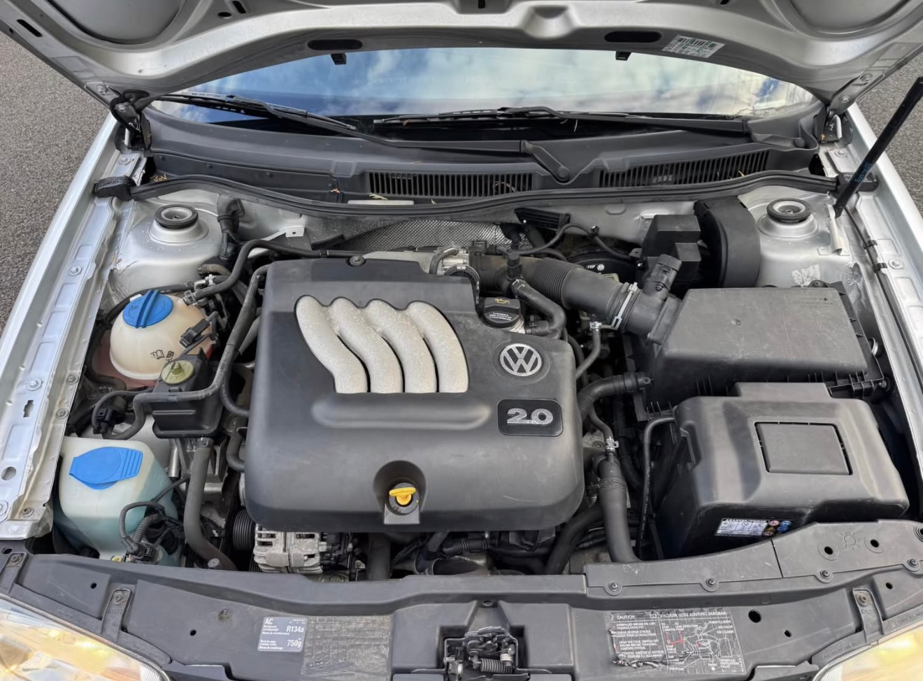 2005 VOLKSWAGEN Jetta photo 6
