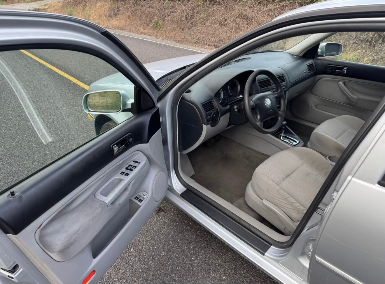 2005 VOLKSWAGEN Jetta photo 7